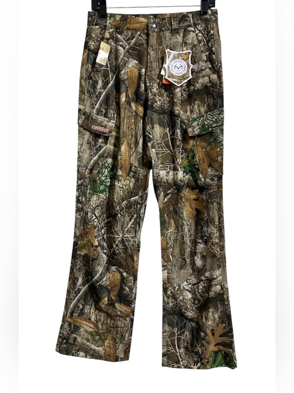 NWT Magellan Outdoors Women’s Roll Up RealTree Edge Camouflage Pants Small